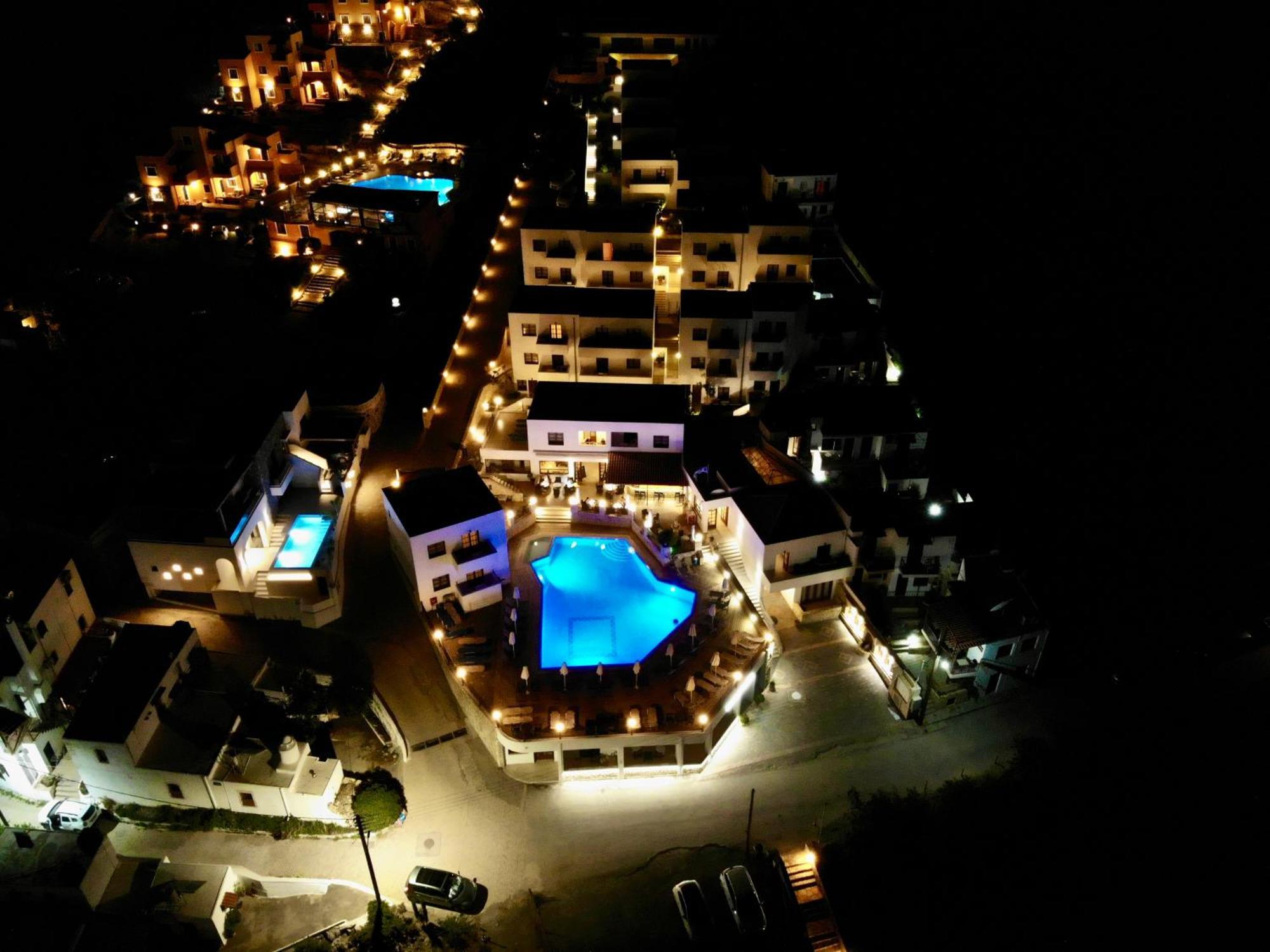 Amazones Village Suites Hersonissos  Exterior foto