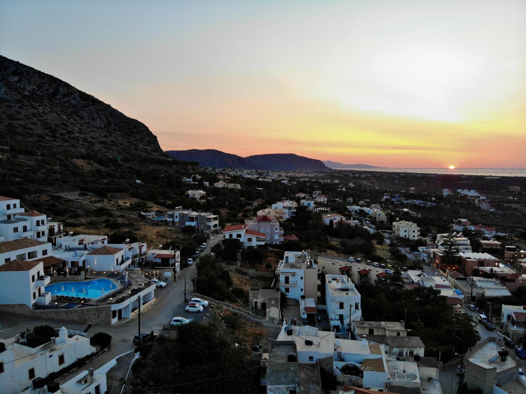 Amazones Village Suites Hersonissos  Exterior foto